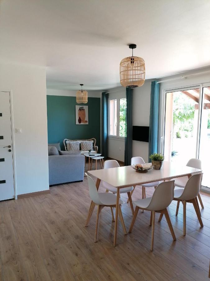Gite Les Demoiselles Des Sorgues LʼIsle-sur-la-Sorgue Exterior foto
