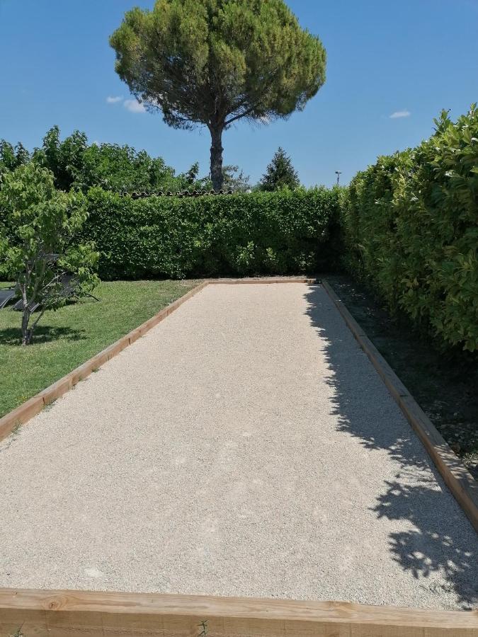 Gite Les Demoiselles Des Sorgues LʼIsle-sur-la-Sorgue Exterior foto